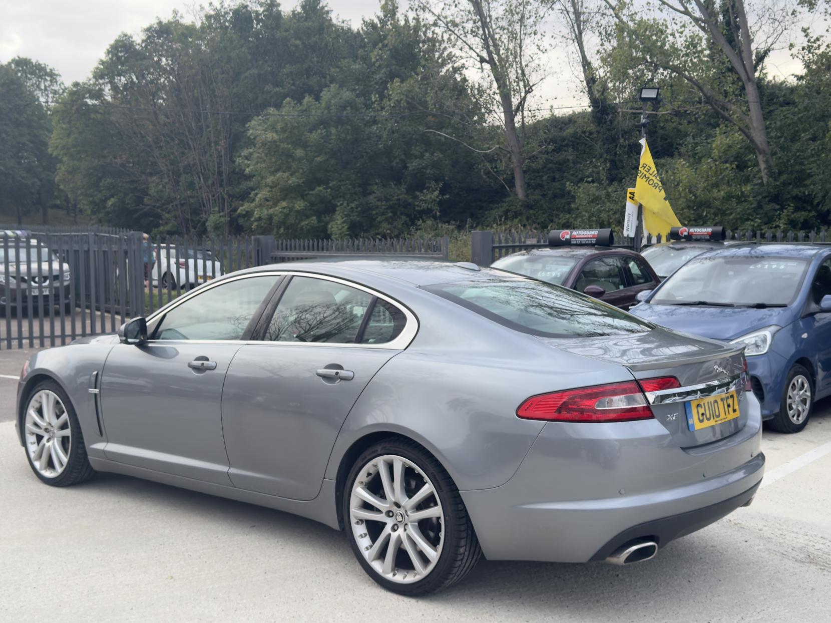 Jaguar XF 3.0d S V6 Premium Luxury Saloon 4dr Diesel Auto Euro 5 (275 ps)