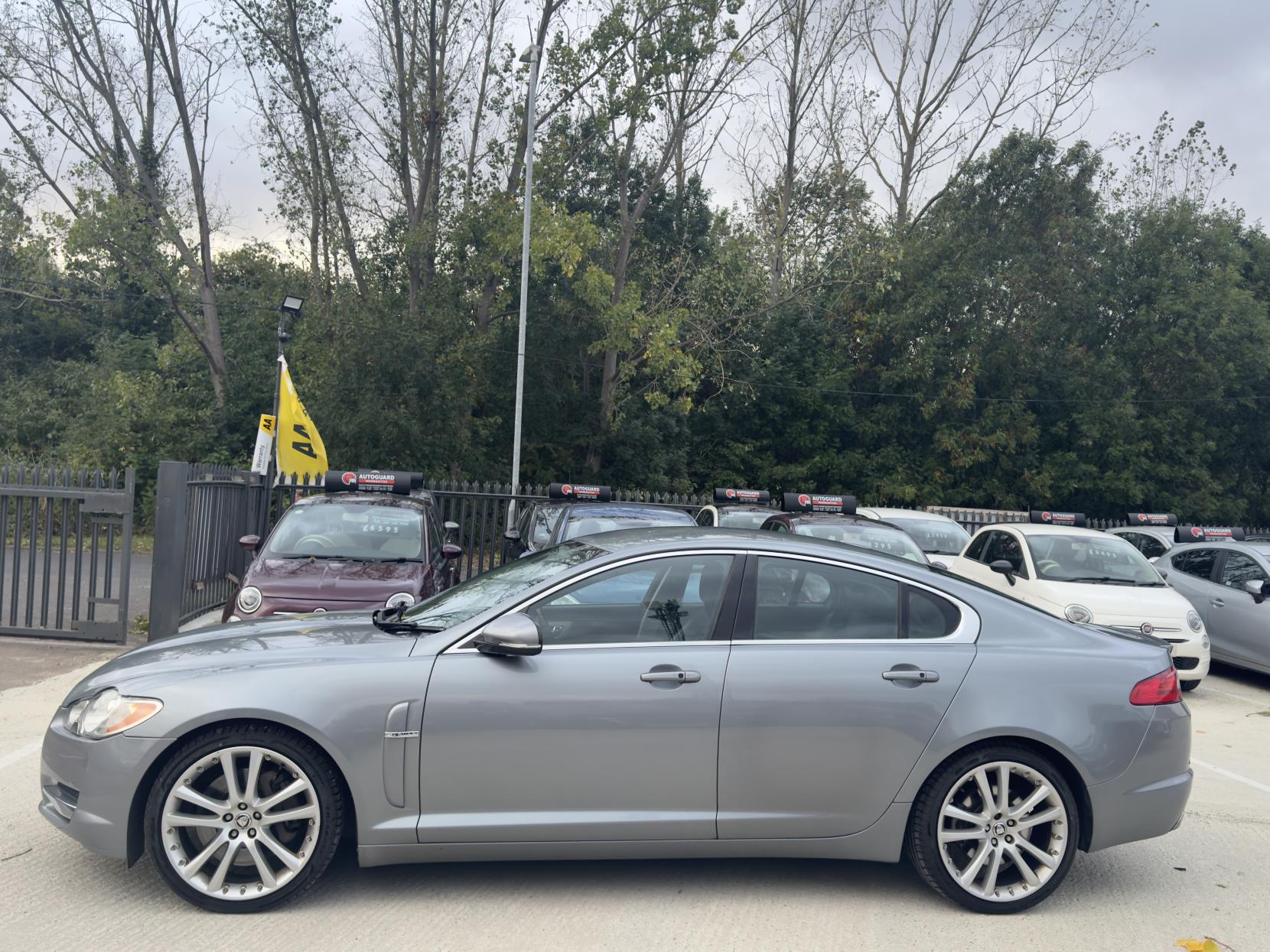 Jaguar XF 3.0d S V6 Premium Luxury Saloon 4dr Diesel Auto Euro 5 (275 ps)