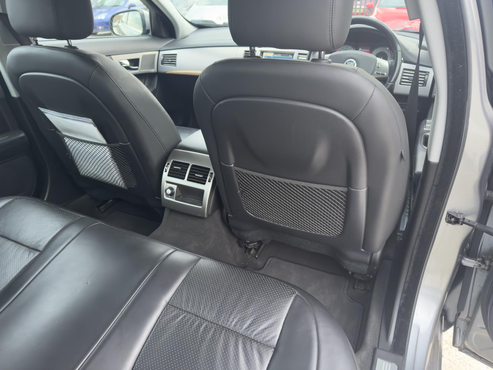 Jaguar XF 3.0d S V6 Premium Luxury Saloon 4dr Diesel Auto Euro 5 (275 ps)