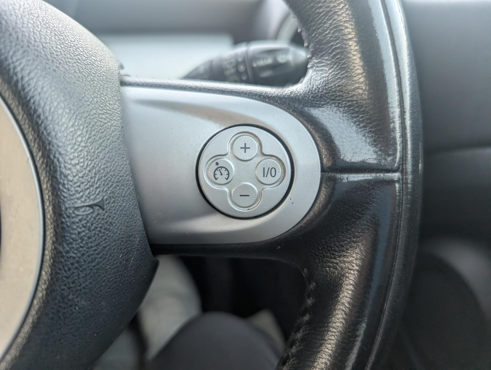 MINI Hatch 1.6 Cooper D Hatchback 3dr Diesel Manual Euro 4 (110 ps)