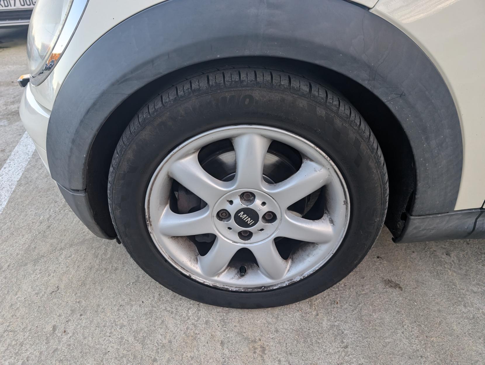 MINI Hatch 1.6 Cooper D Hatchback 3dr Diesel Manual Euro 4 (110 ps)