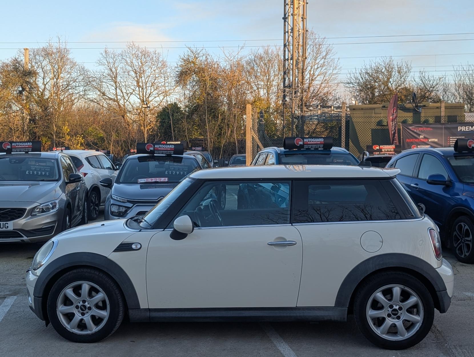 MINI Hatch 1.6 Cooper D Hatchback 3dr Diesel Manual Euro 4 (110 ps)