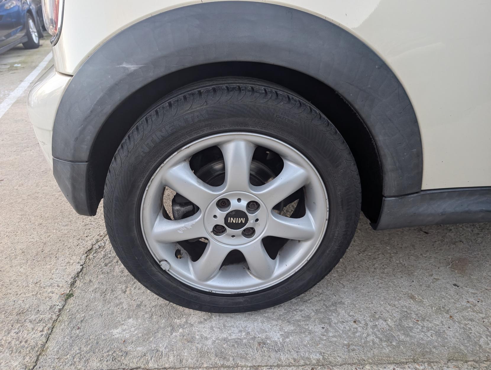 MINI Hatch 1.6 Cooper D Hatchback 3dr Diesel Manual Euro 4 (110 ps)