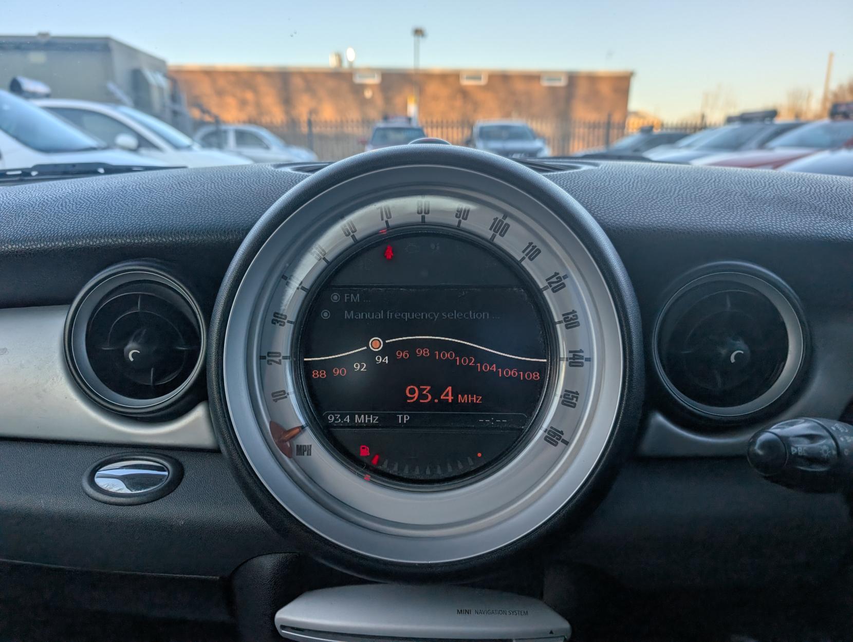 MINI Hatch 1.6 Cooper D Hatchback 3dr Diesel Manual Euro 4 (110 ps)