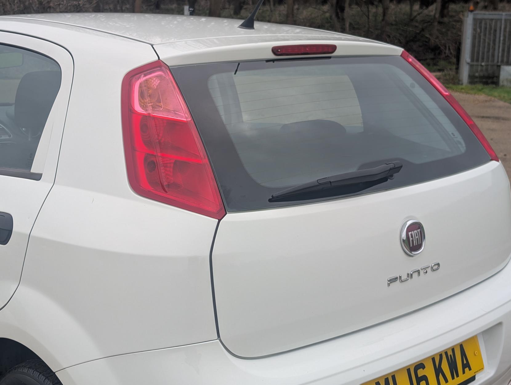 Fiat Punto 1.2 Pop + Hatchback 5dr Petrol Euro 6 (69 bhp)