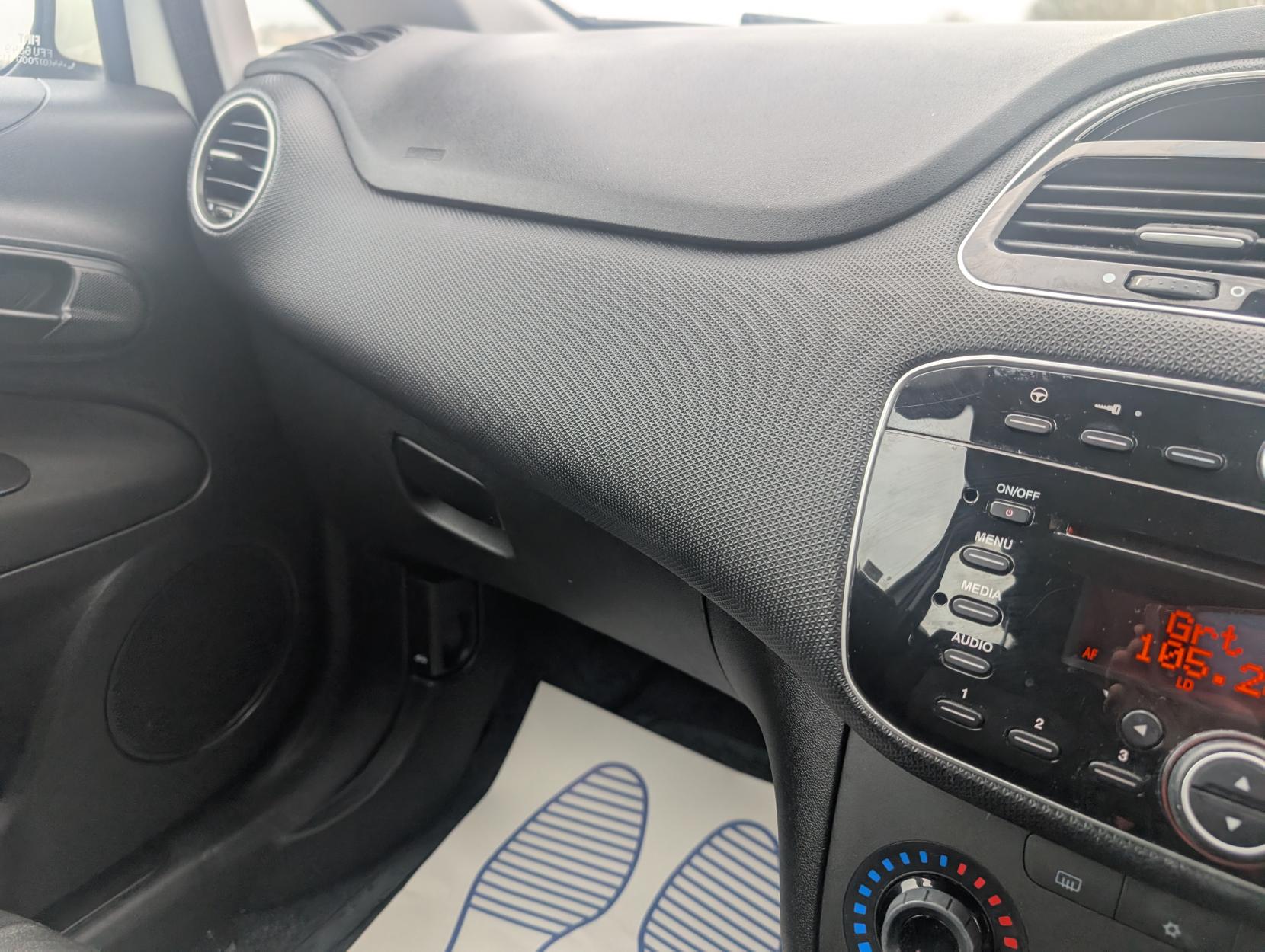 Fiat Punto 1.2 Pop + Hatchback 5dr Petrol Euro 6 (69 bhp)