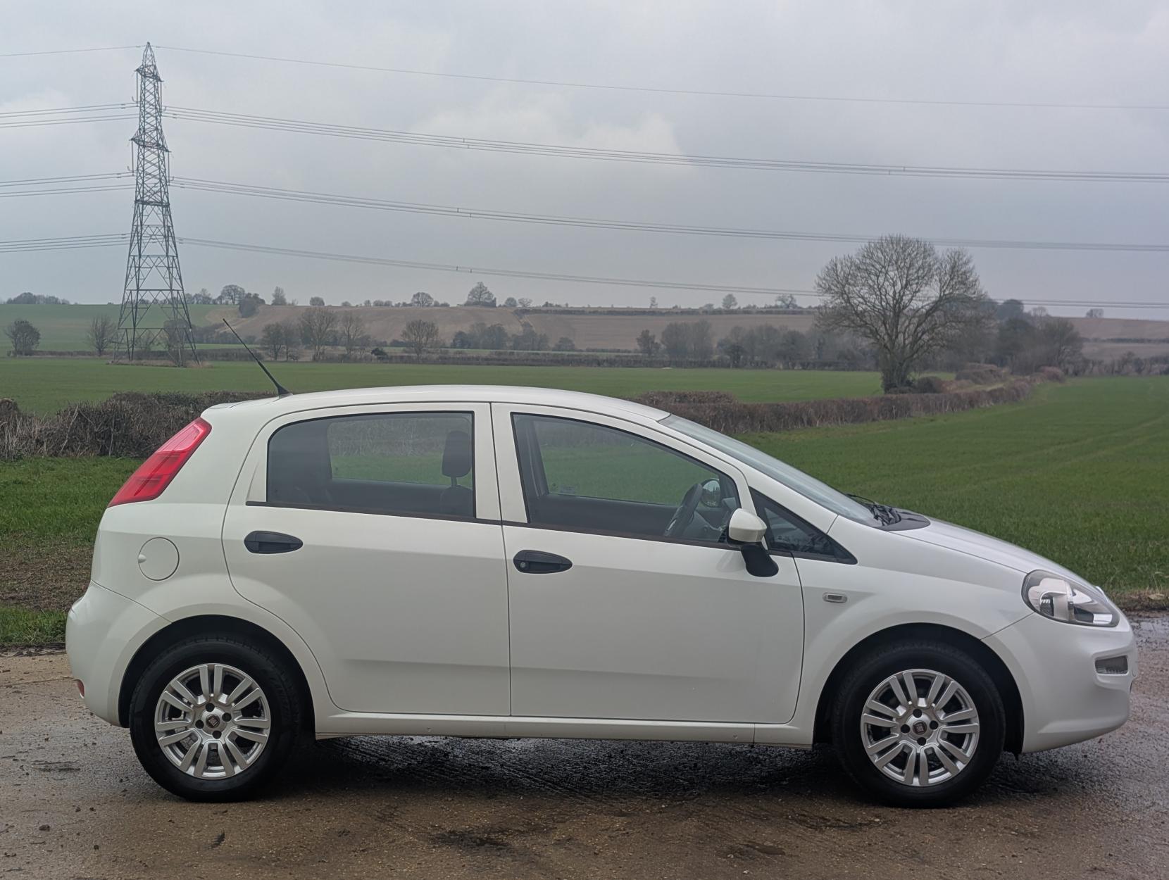 Fiat Punto 1.2 Pop + Hatchback 5dr Petrol Euro 6 (69 bhp)