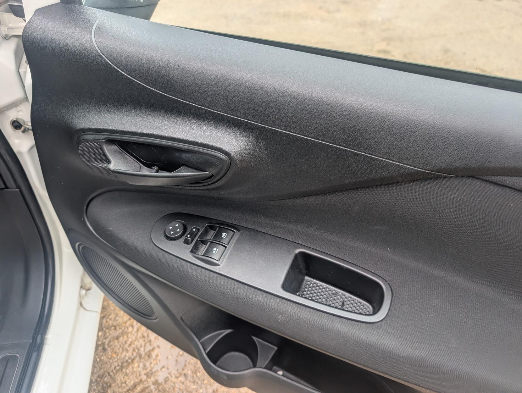 Fiat Punto 1.2 Pop + Hatchback 5dr Petrol Euro 6 (69 bhp)