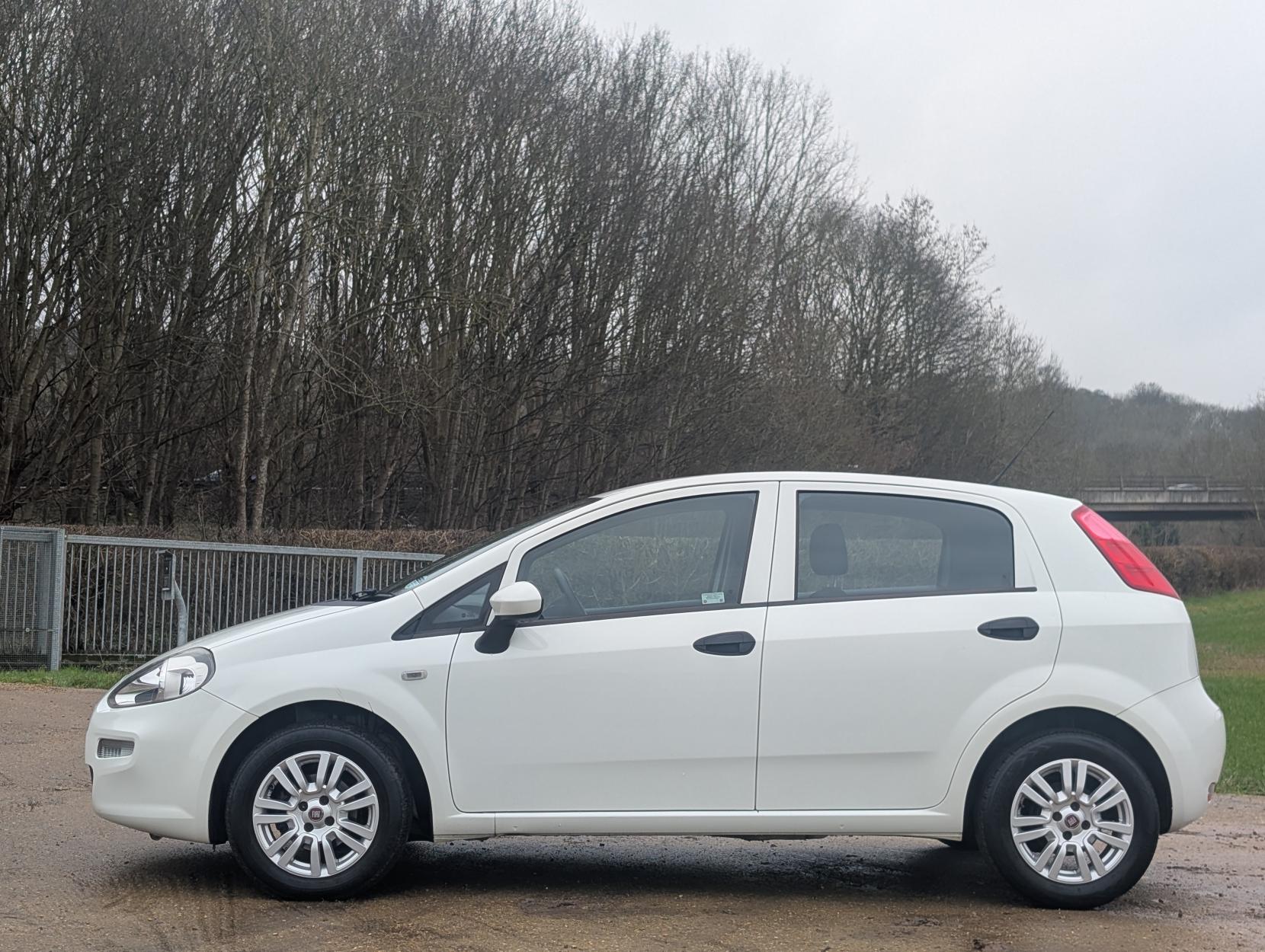 Fiat Punto 1.2 Pop + Hatchback 5dr Petrol Euro 6 (69 bhp)