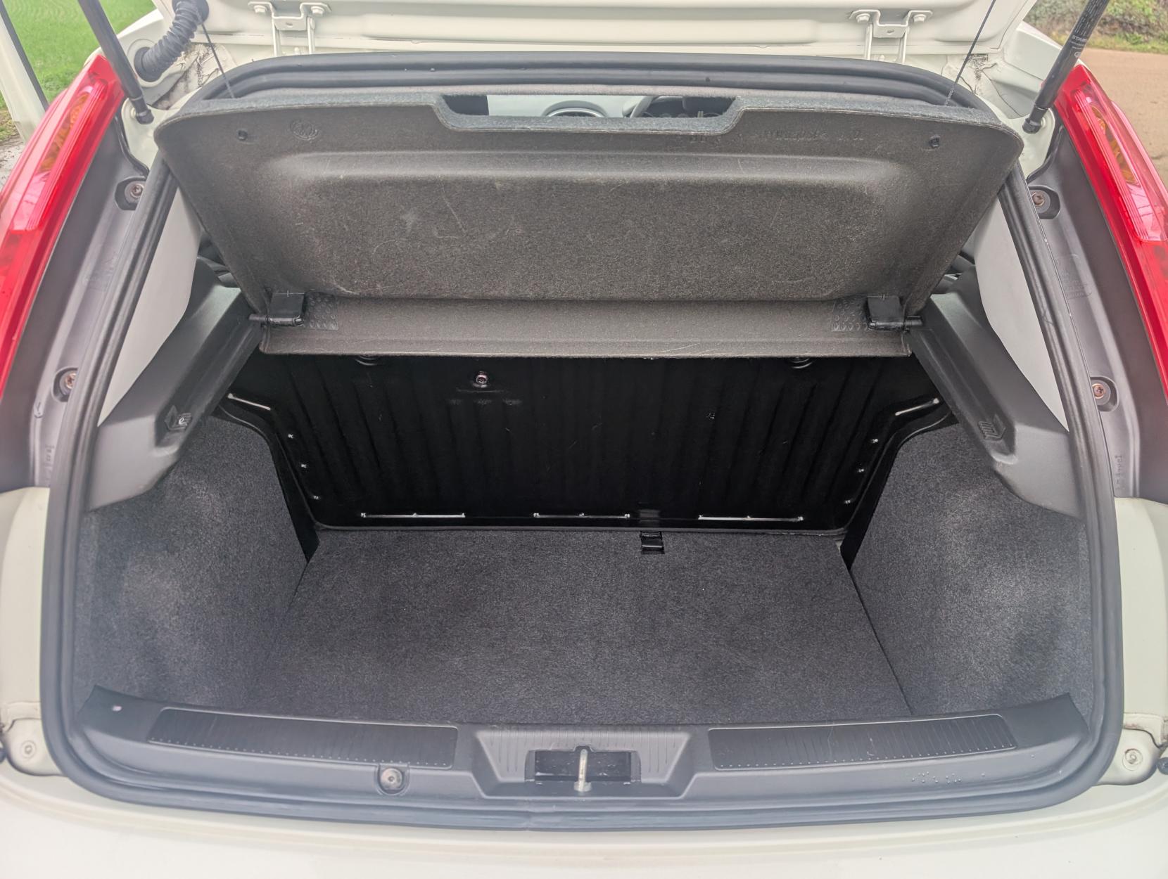 Fiat Punto 1.2 Pop + Hatchback 5dr Petrol Euro 6 (69 bhp)