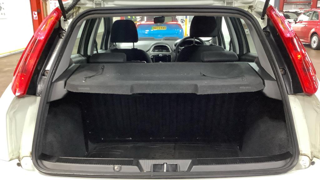 Fiat Punto 1.2 Pop + Hatchback 5dr Petrol Euro 6 (69 bhp)