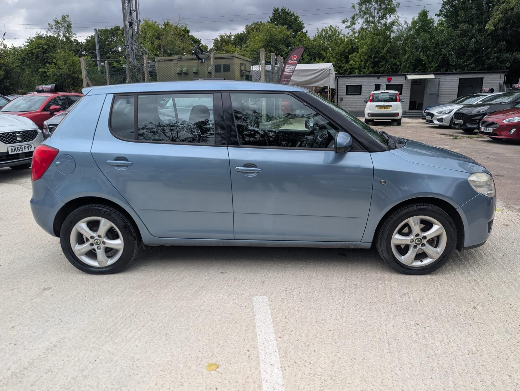 Skoda Fabia 1.4 16V 2 Hatchback 5dr Petrol Manual (155 g/km, 85 bhp)