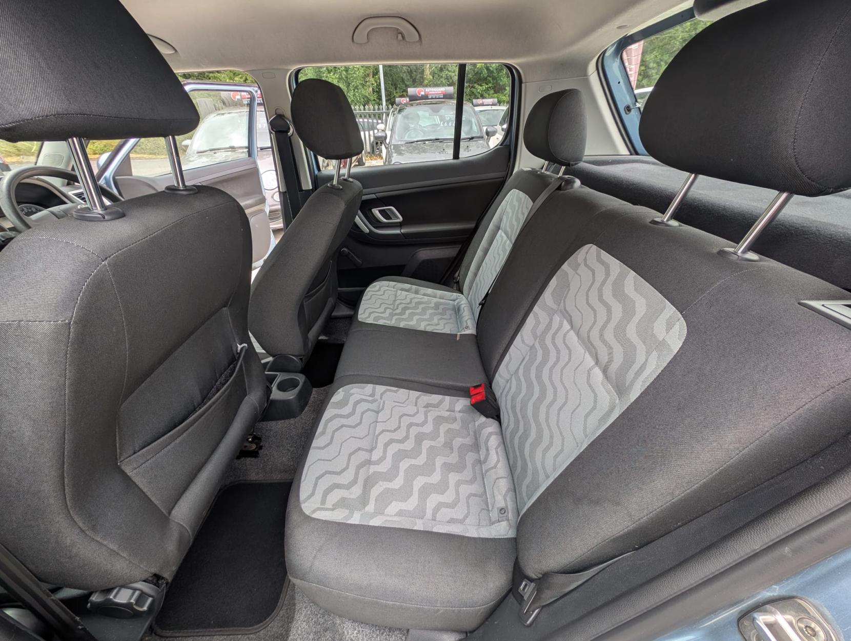 Skoda Fabia 1.4 16V 2 Hatchback 5dr Petrol Manual (155 g/km, 85 bhp)
