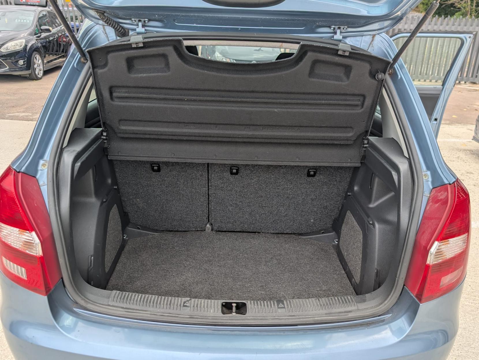 Skoda Fabia 1.4 16V 2 Hatchback 5dr Petrol Manual (155 g/km, 85 bhp)