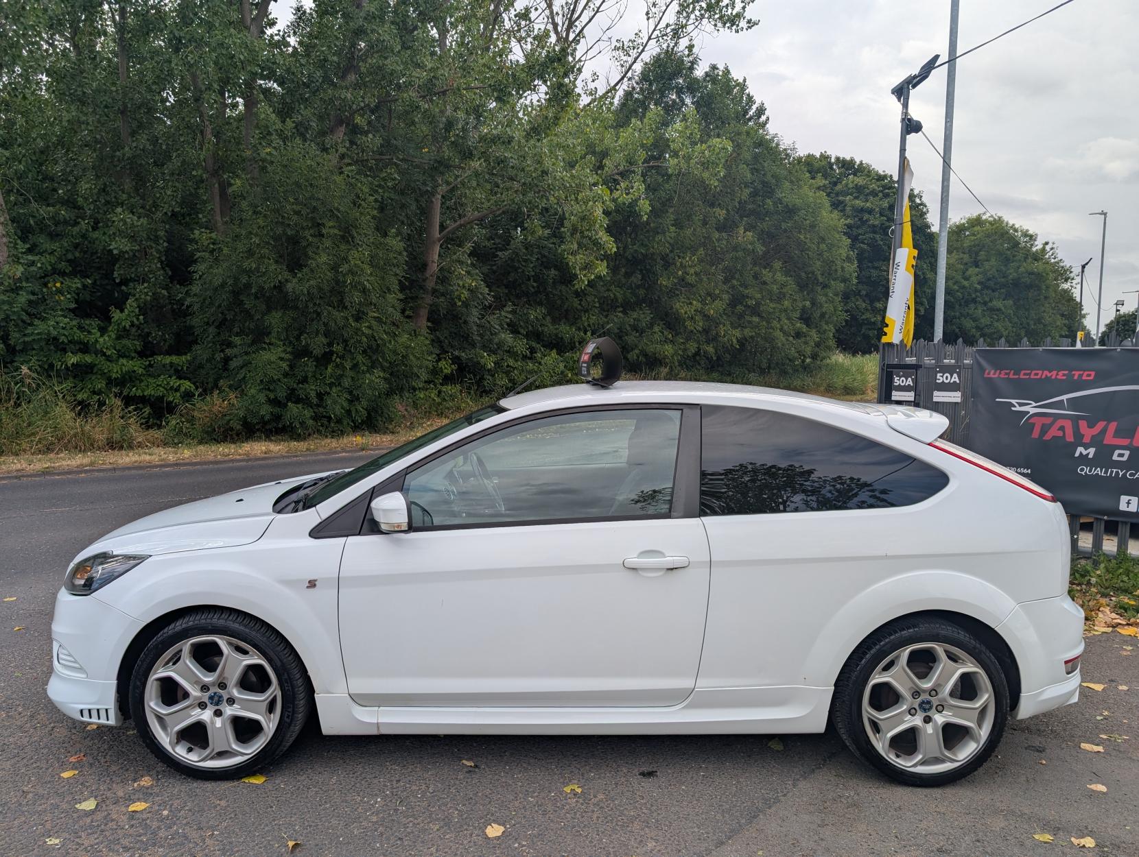 Ford Focus 1.8 Zetec S Hatchback 3dr Petrol Manual (167 g/km, 123 bhp)
