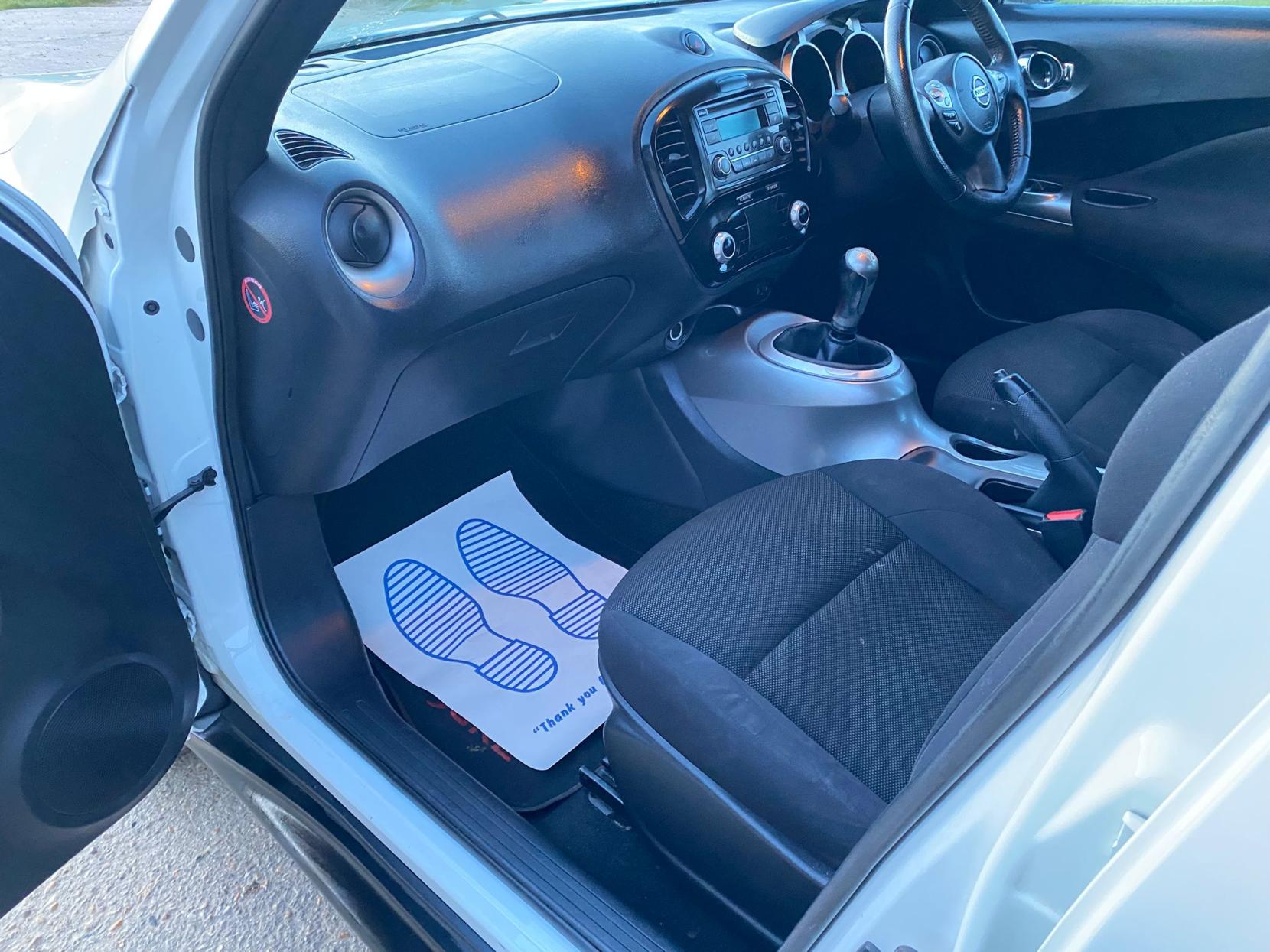 Nissan Juke 1.6 Acenta SUV 5dr Petrol Manual Euro 5 (s/s) (117 ps)