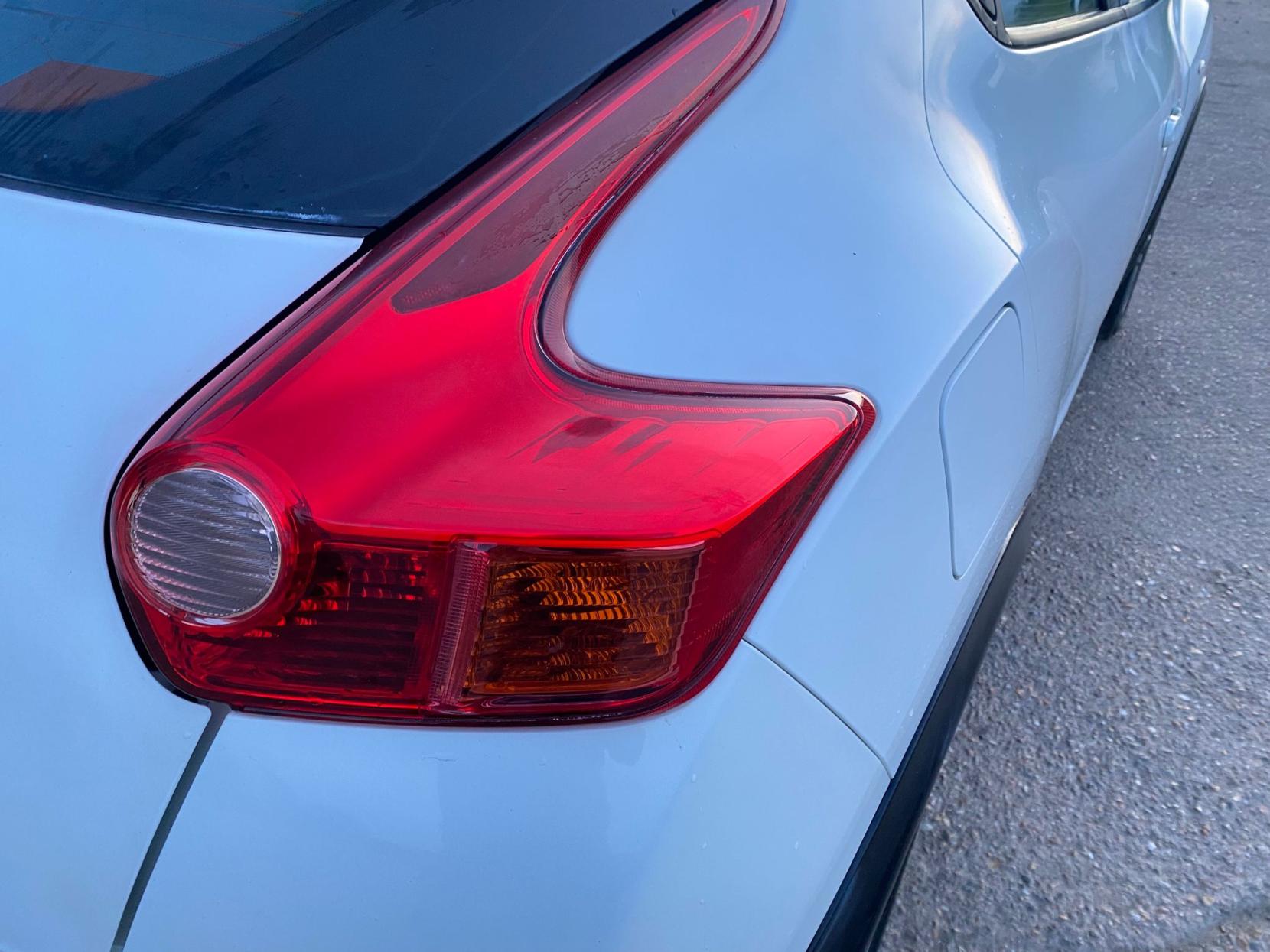 Nissan Juke 1.6 Acenta SUV 5dr Petrol Manual Euro 5 (s/s) (117 ps)