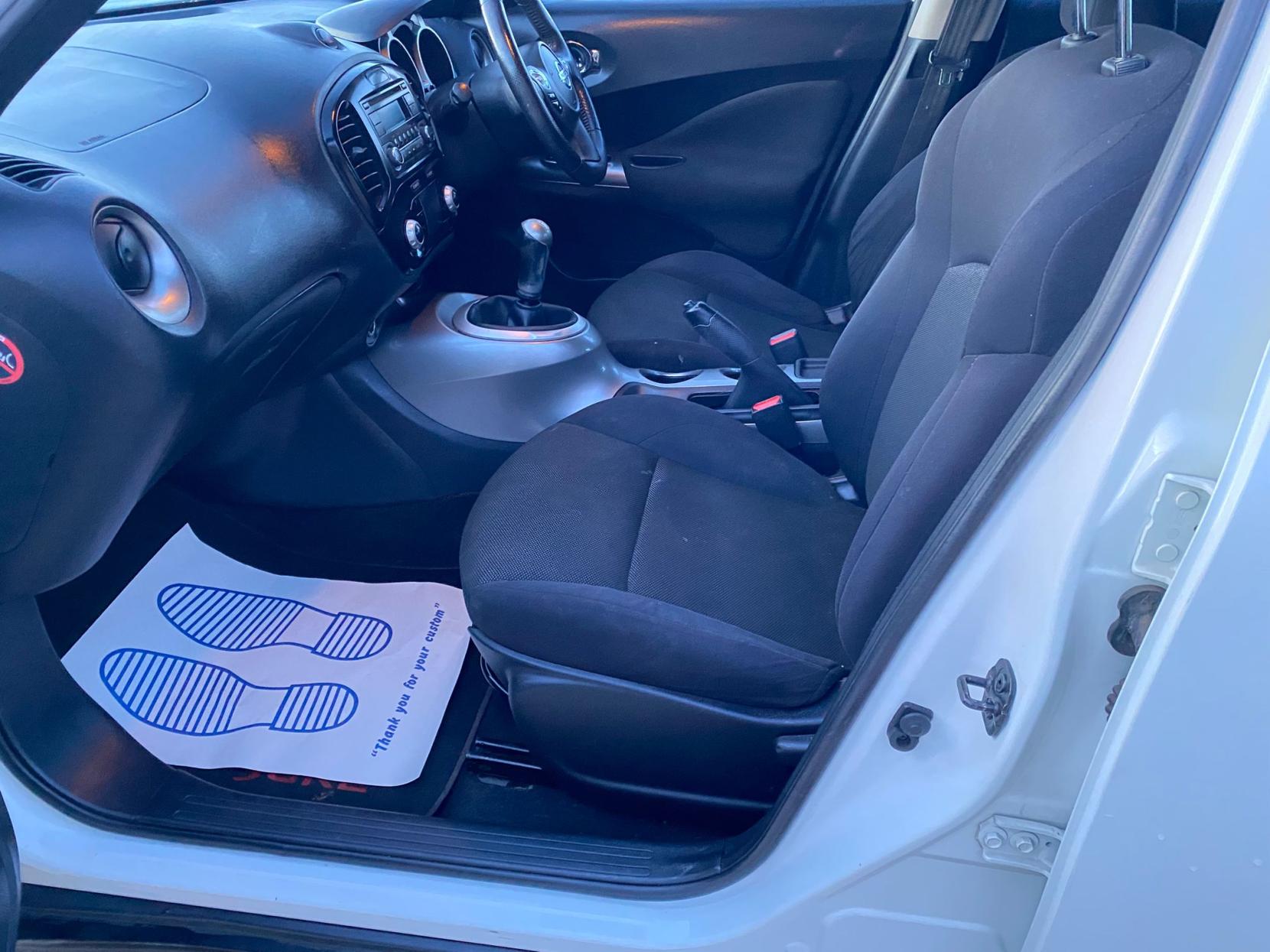 Nissan Juke 1.6 Acenta SUV 5dr Petrol Manual Euro 5 (s/s) (117 ps)