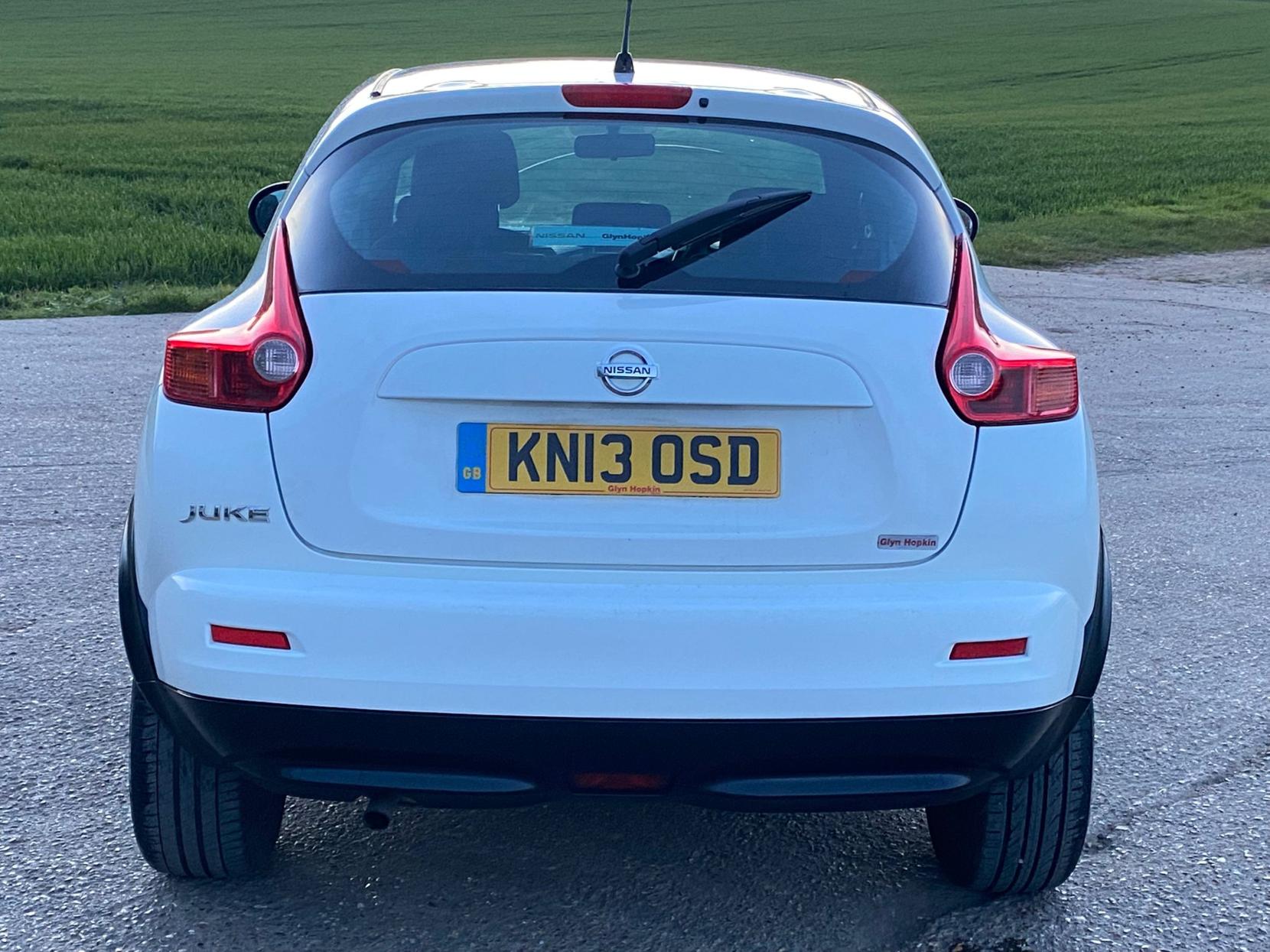 Nissan Juke 1.6 Acenta SUV 5dr Petrol Manual Euro 5 (s/s) (117 ps)