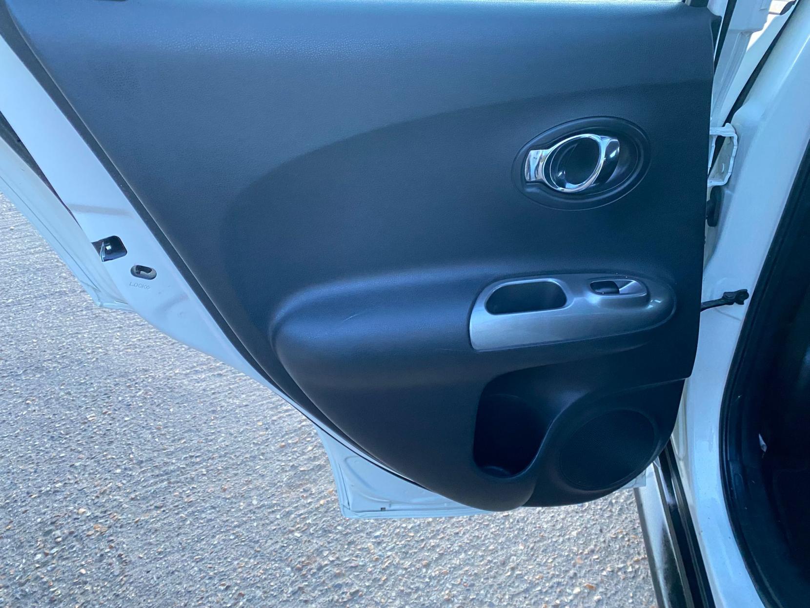 Nissan Juke 1.6 Acenta SUV 5dr Petrol Manual Euro 5 (s/s) (117 ps)