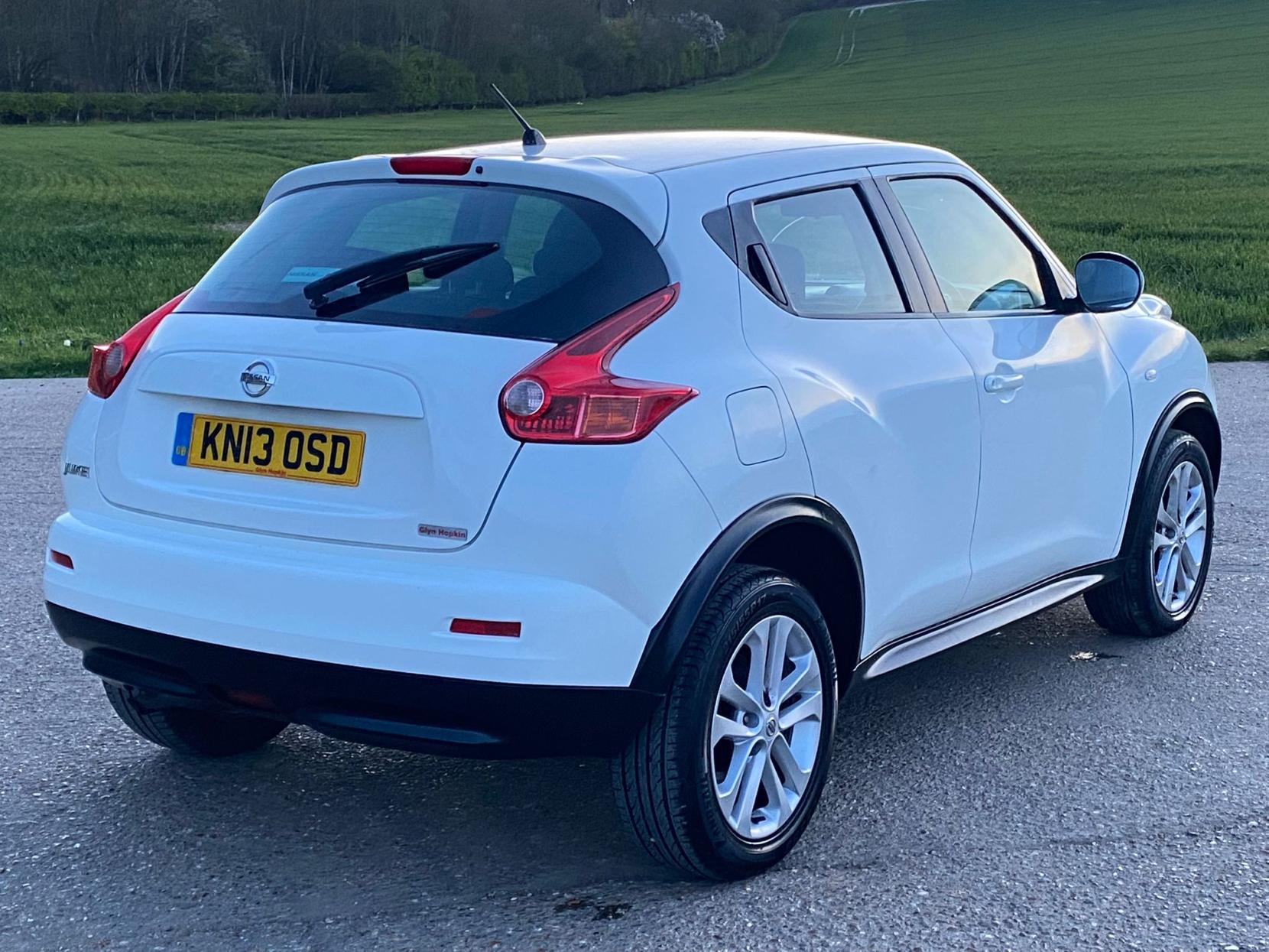 Nissan Juke 1.6 Acenta SUV 5dr Petrol Manual Euro 5 (s/s) (117 ps)