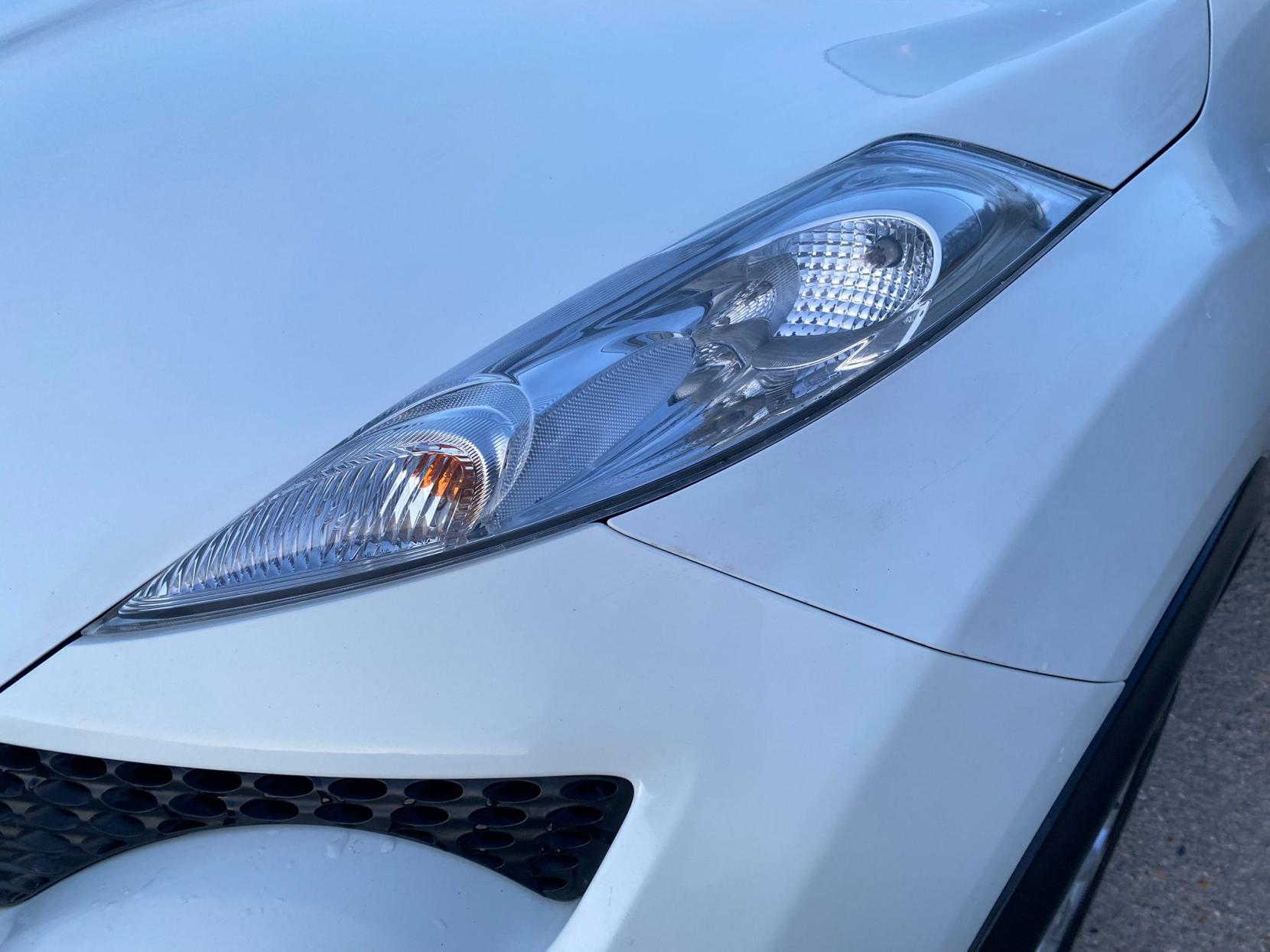 Nissan Juke 1.6 Acenta SUV 5dr Petrol Manual Euro 5 (s/s) (117 ps)