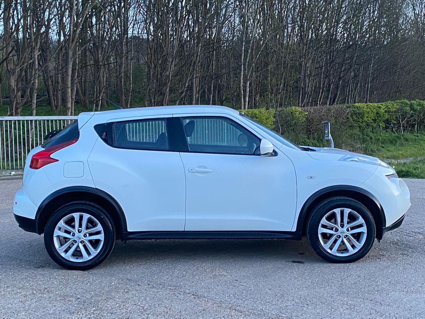 Nissan Juke 1.6 Acenta SUV 5dr Petrol Manual Euro 5 (s/s) (117 ps)