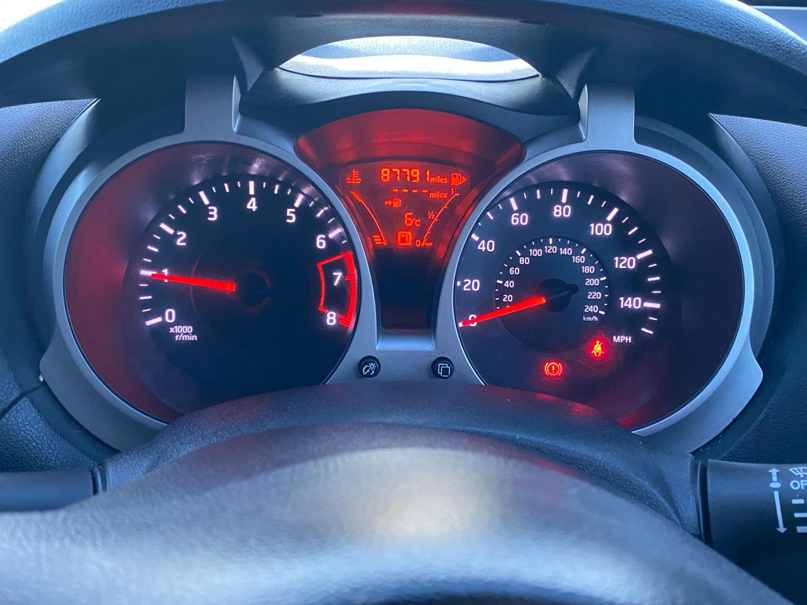 Nissan Juke 1.6 Acenta SUV 5dr Petrol Manual Euro 5 (s/s) (117 ps)