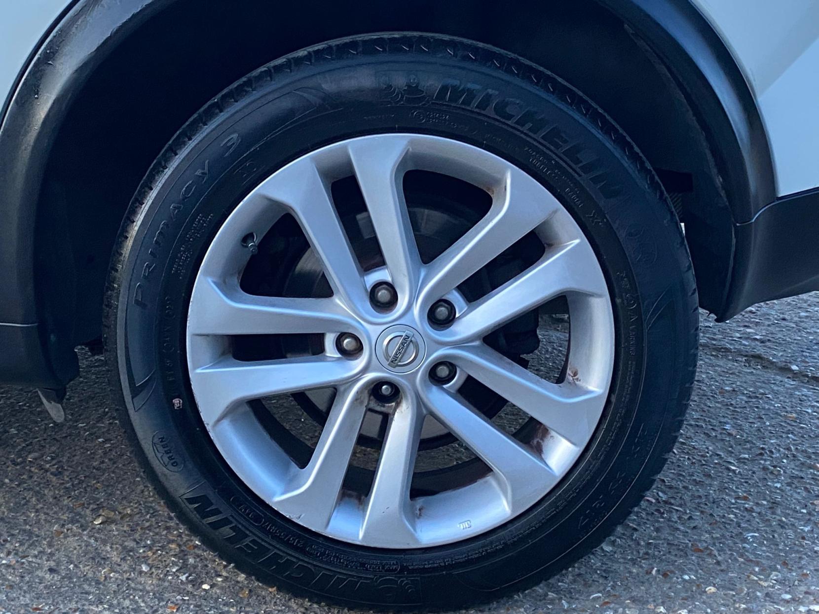 Nissan Juke 1.6 Acenta SUV 5dr Petrol Manual Euro 5 (s/s) (117 ps)