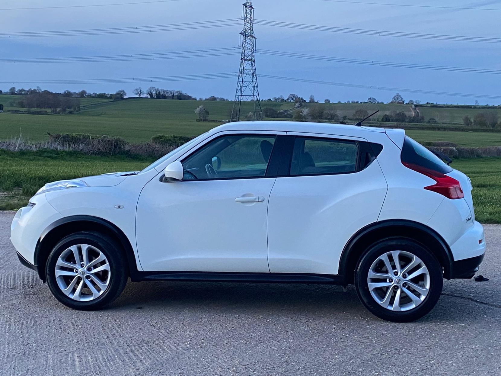 Nissan Juke 1.6 Acenta SUV 5dr Petrol Manual Euro 5 (s/s) (117 ps)