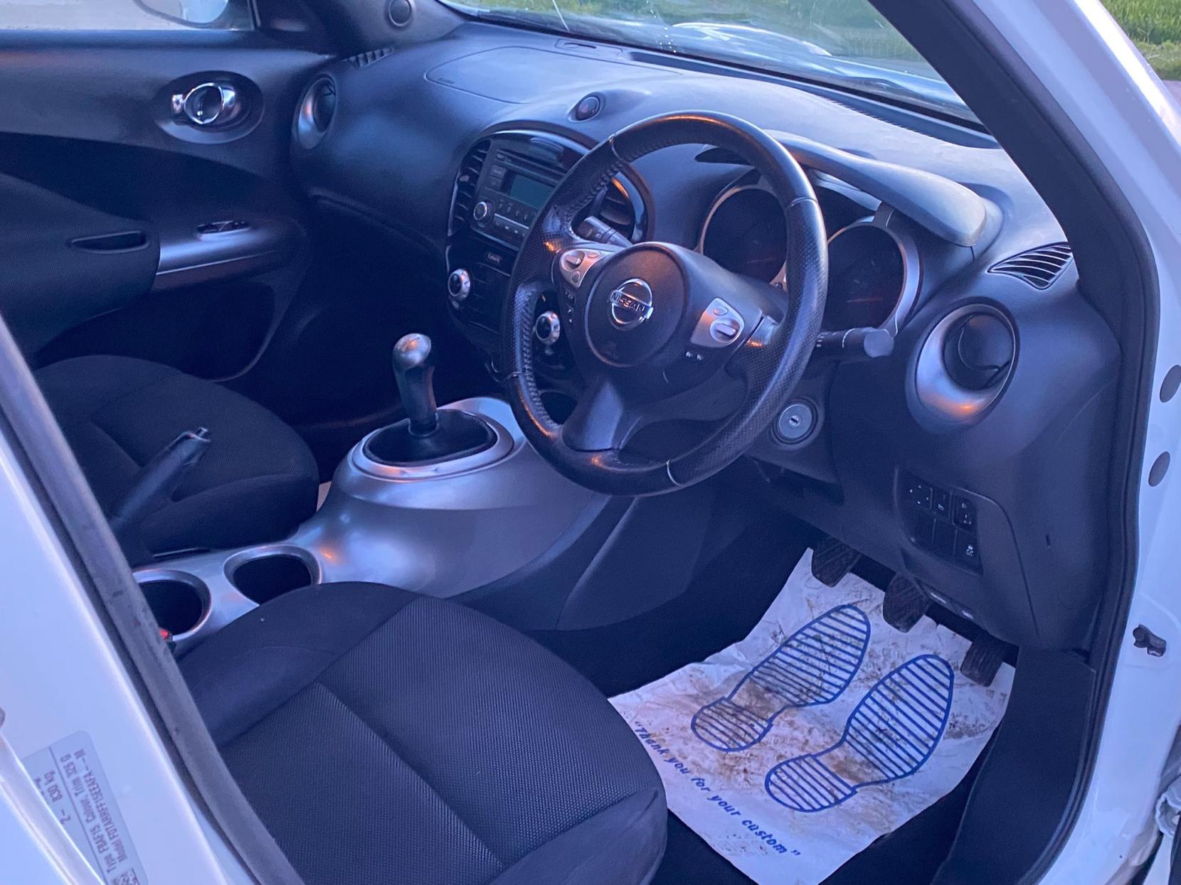 Nissan Juke 1.6 Acenta SUV 5dr Petrol Manual Euro 5 (s/s) (117 ps)