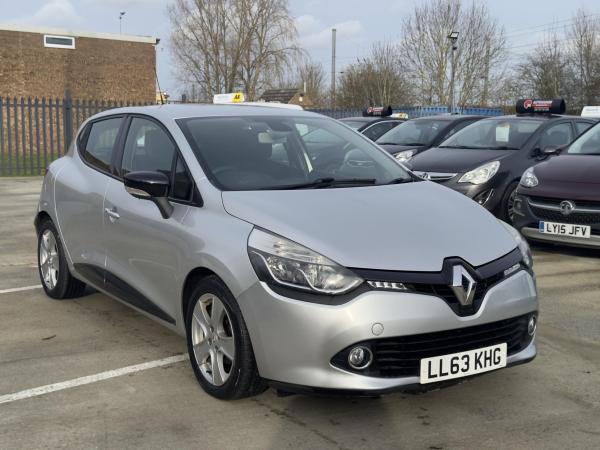 Renault Clio 1.2 16V Dynamique MediaNav Hatchback 5dr Petrol Manual Euro 5 (75 ps)