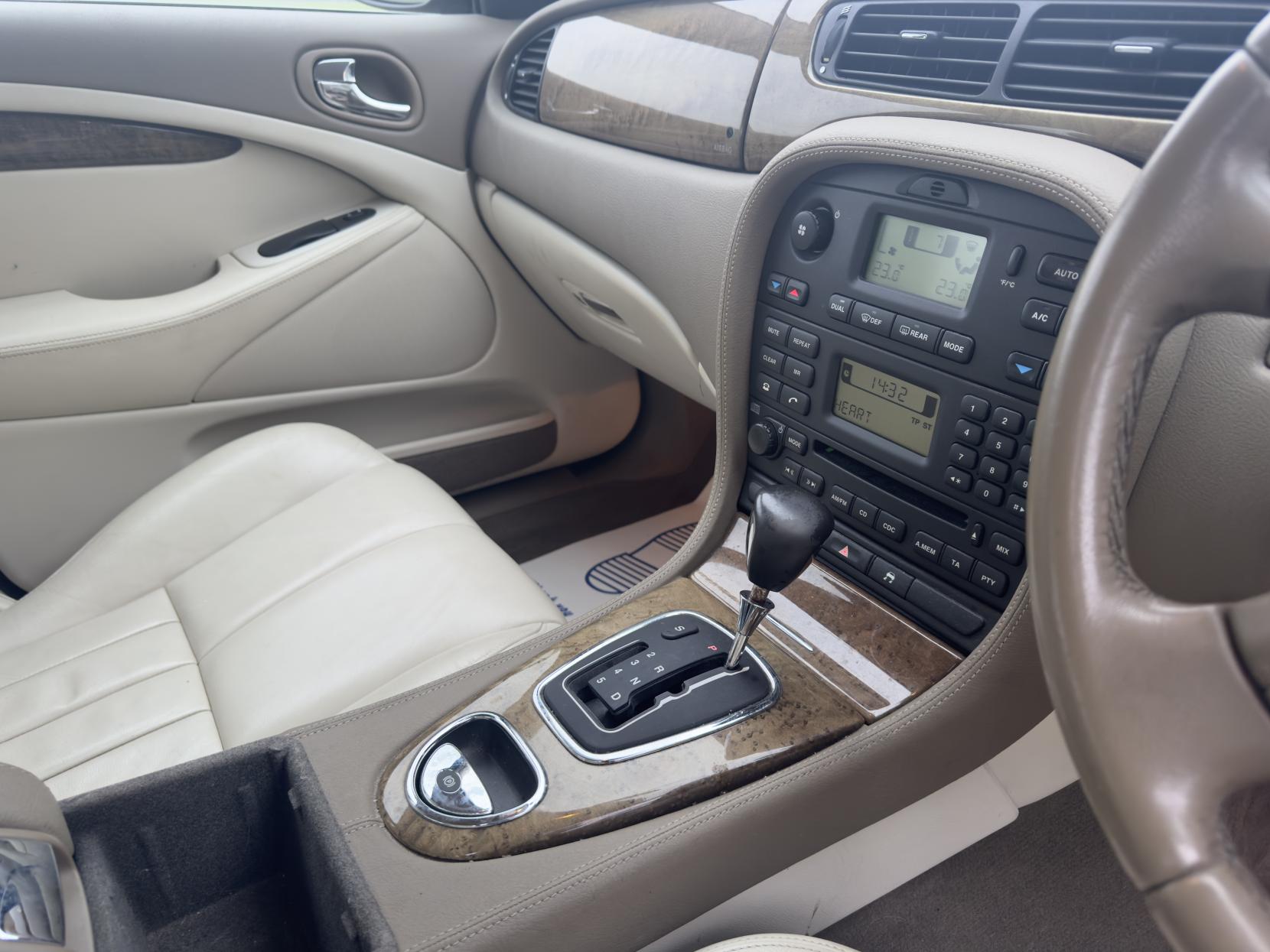 Jaguar S-Type 2.5 V6 Saloon 4dr Petrol Automatic (249 g/km, 201 bhp)