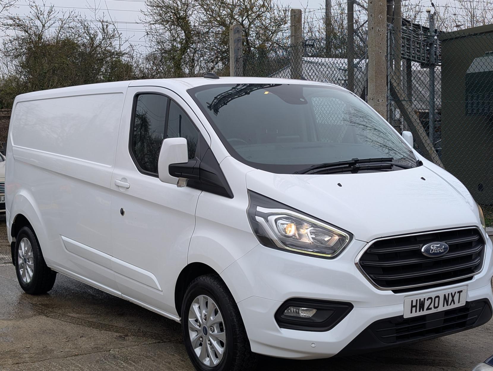 Ford Transit Custom 2.0 300 EcoBlue Limited Panel Van 5dr Diesel Manual L2 H1 Euro 6 (s/s) (130 ps)