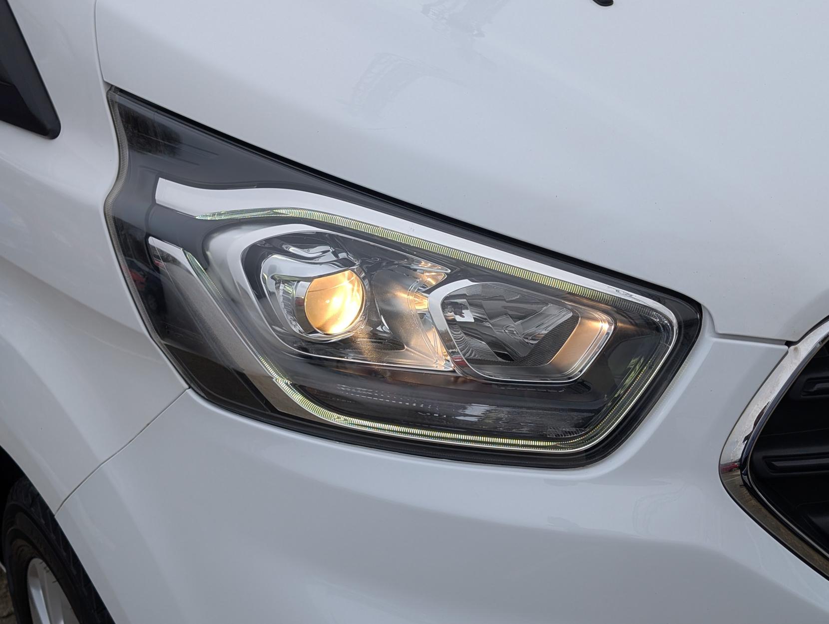 Ford Transit Custom 2.0 300 EcoBlue Limited Panel Van 5dr Diesel Manual L2 H1 Euro 6 (s/s) (130 ps)