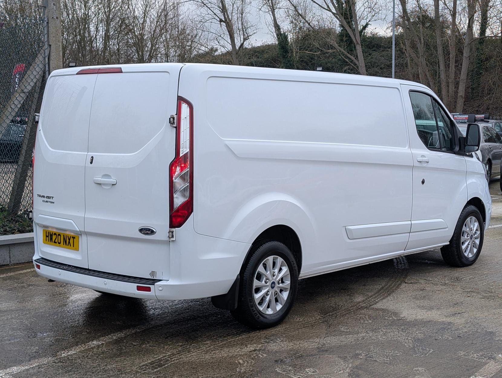Ford Transit Custom 2.0 300 EcoBlue Limited Panel Van 5dr Diesel Manual L2 H1 Euro 6 (s/s) (130 ps)