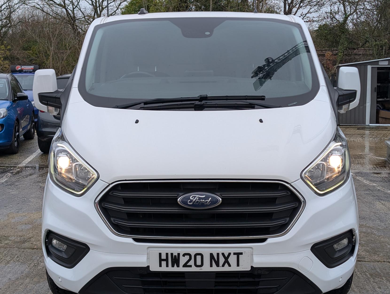Ford Transit Custom 2.0 300 EcoBlue Limited Panel Van 5dr Diesel Manual L2 H1 Euro 6 (s/s) (130 ps)