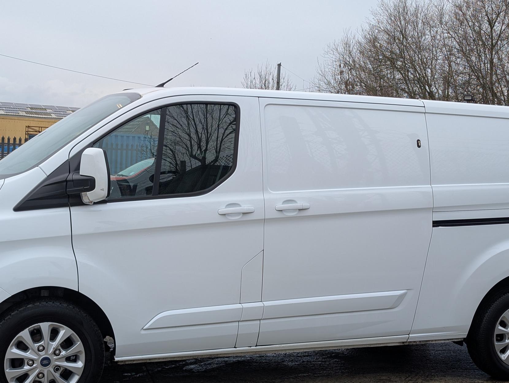 Ford Transit Custom 2.0 300 EcoBlue Limited Panel Van 5dr Diesel Manual L2 H1 Euro 6 (s/s) (130 ps)