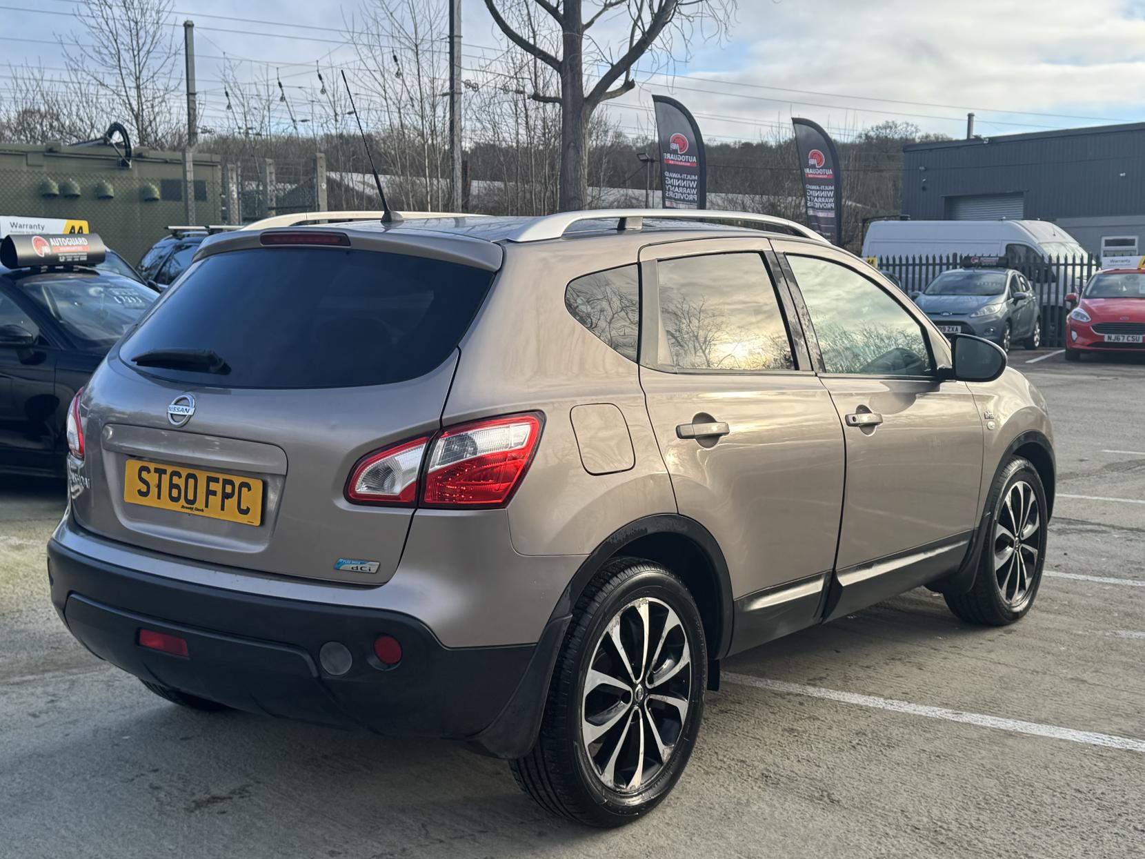 Nissan Qashqai 1.5 dCi n-tec SUV 5dr Diesel Manual 2WD Euro 5 (110 ps)