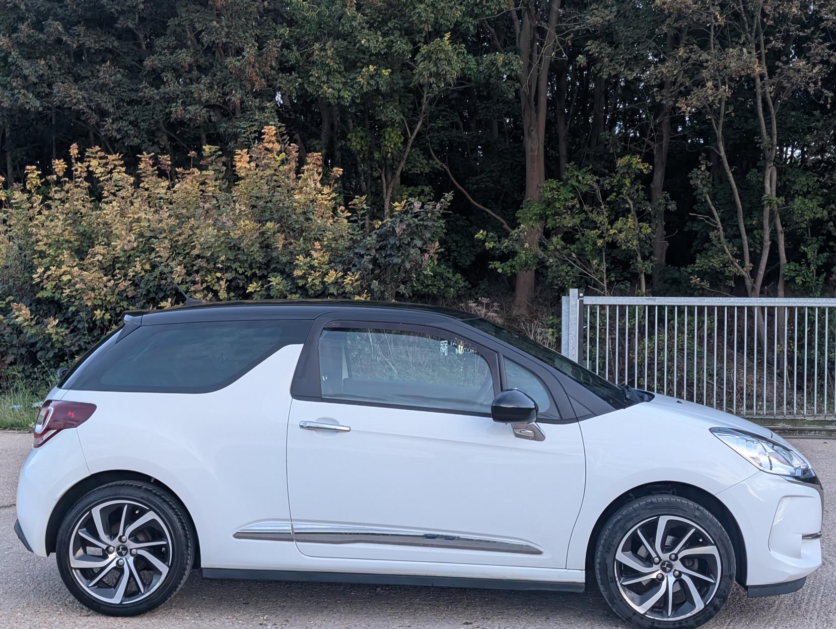 DS AUTOMOBILES DS 3 1.2 PureTech Elegance Hatchback 3dr Petrol Manual Euro 6 (82 ps)