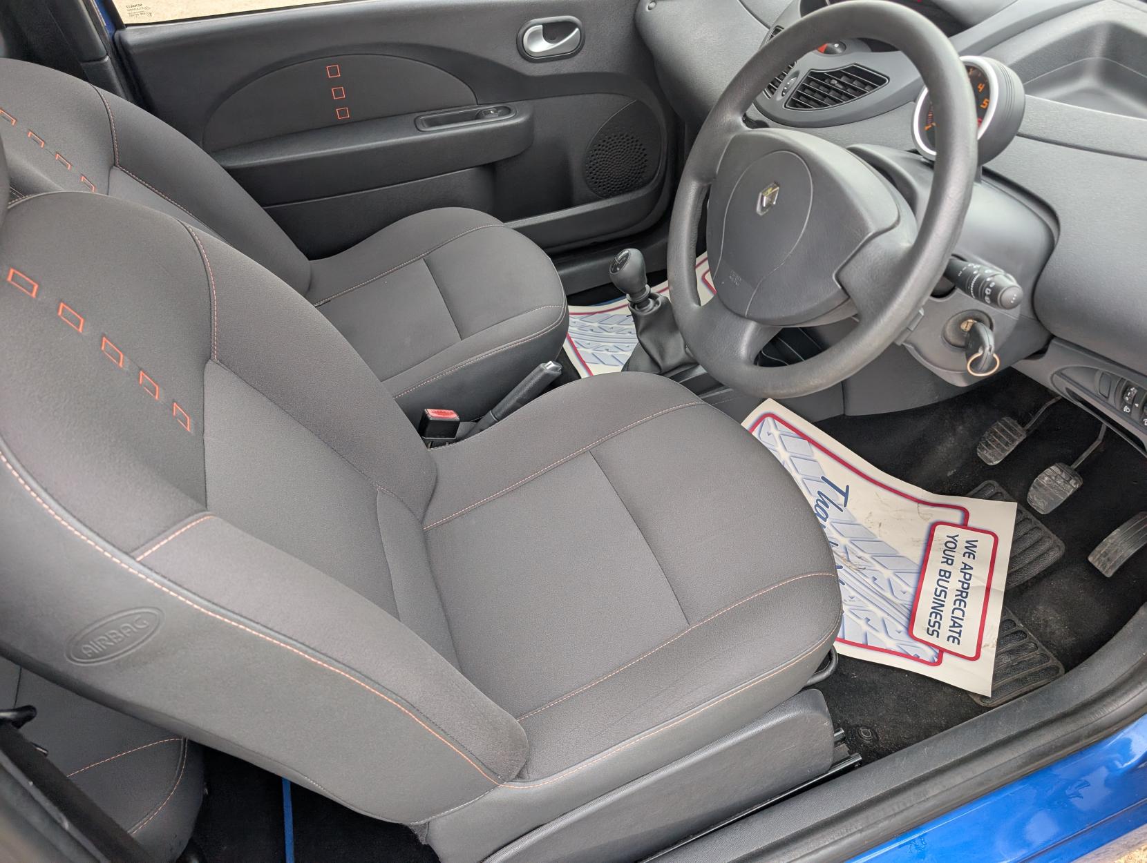 Renault Twingo 1.2 16V Dynamique Hatchback 3dr Petrol Manual Euro 4 (75 ps)