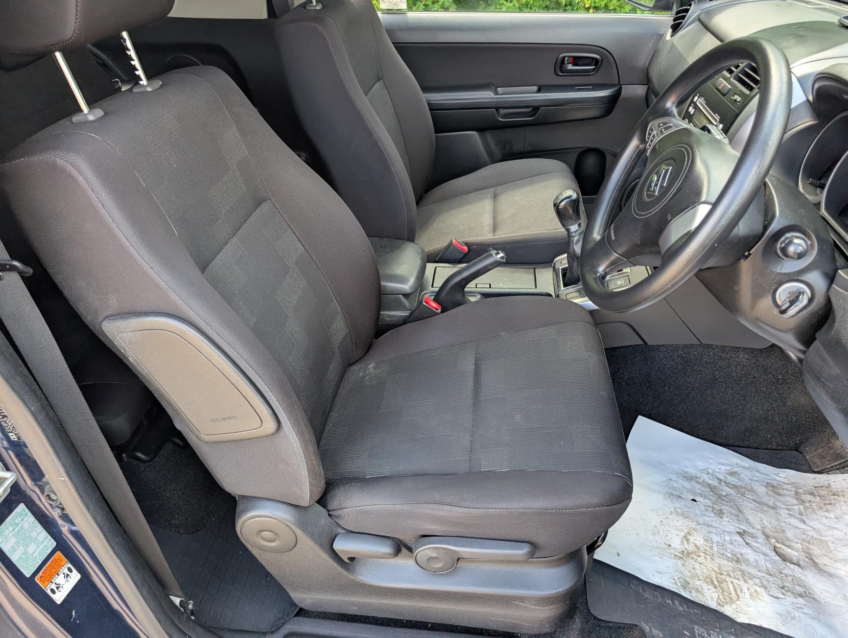 Suzuki Grand Vitara 1.6 VVT SZ4 SUV 3dr Petrol Manual 4WD Euro 5 (106 ps)