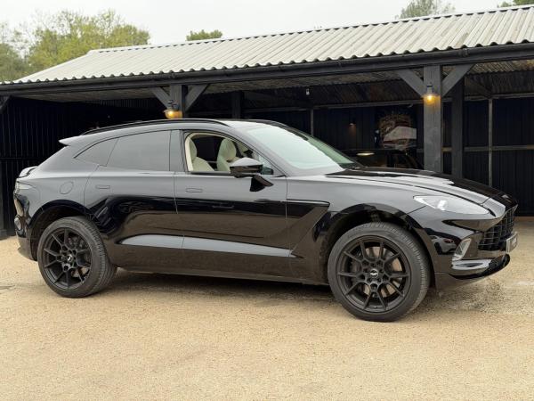 Aston Martin DBX 4.0 V8 SUV 5dr Petrol Auto 4WD Euro 6 (s/s) (550 ps)