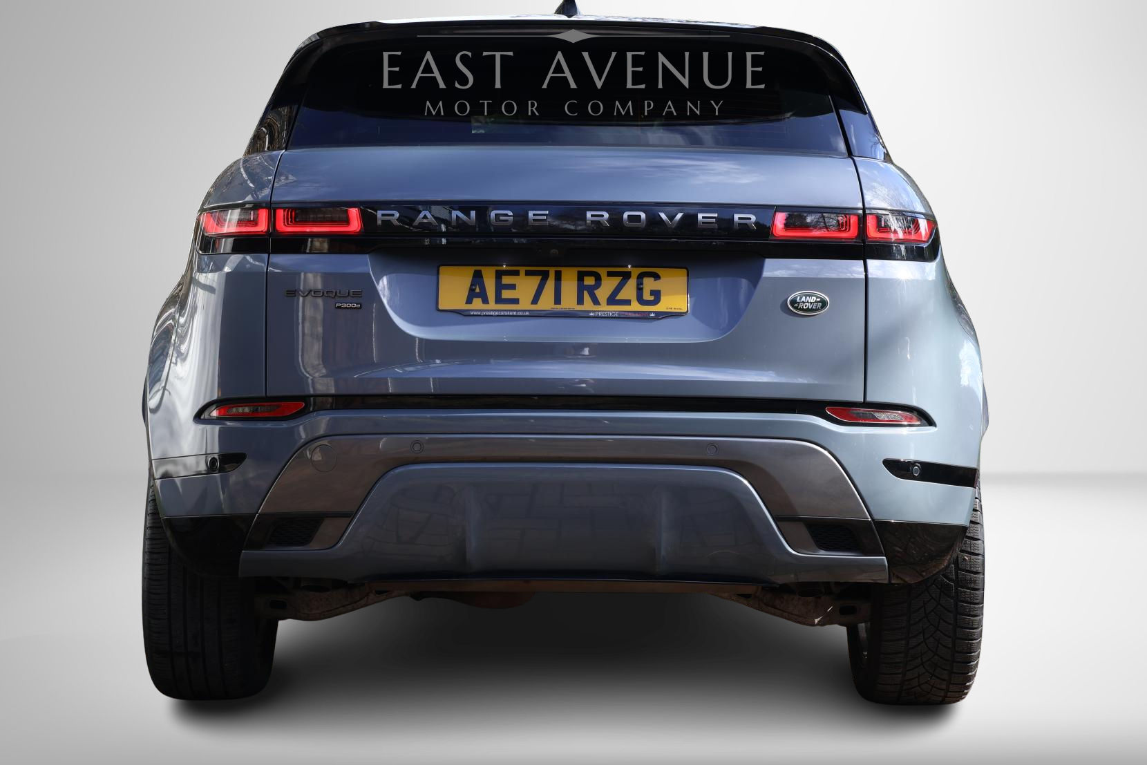 Land Rover Range Rover Evoque 1.5 P300e 12.2kWh R-Dynamic SE SUV 5dr Petrol Plug-in Hybrid Auto 4WD Euro 6 (s/s) (309 ps)