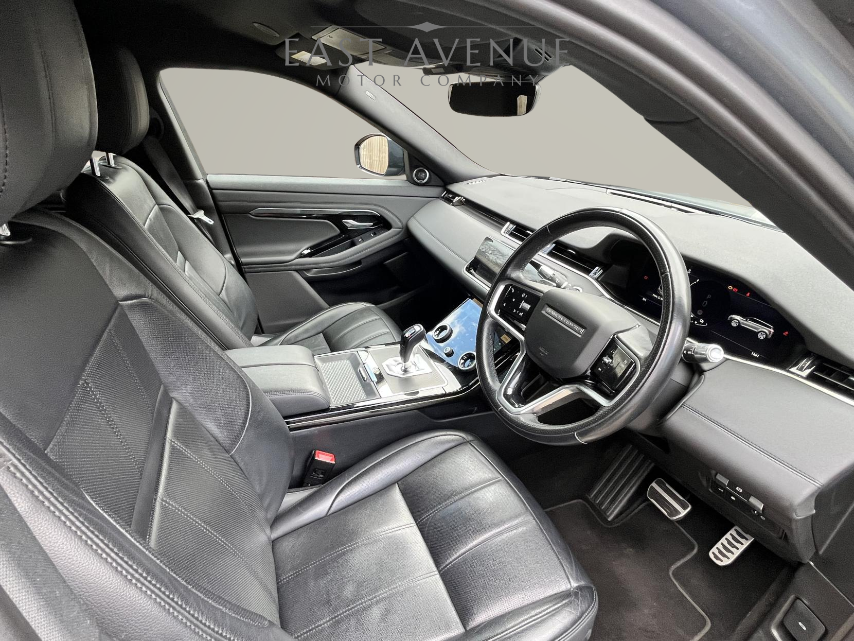 Land Rover Range Rover Evoque 1.5 P300e 12.2kWh R-Dynamic SE SUV 5dr Petrol Plug-in Hybrid Auto 4WD Euro 6 (s/s) (309 ps)