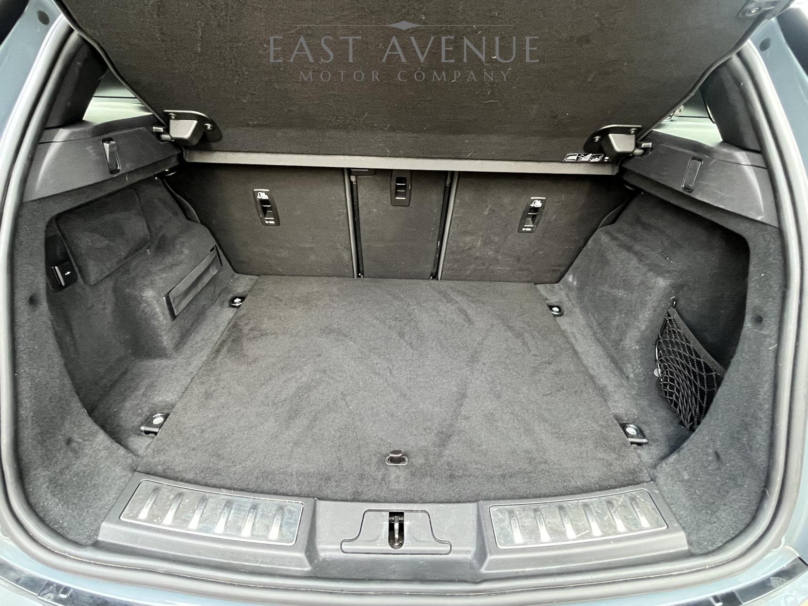 Land Rover Range Rover Evoque 1.5 P300e 12.2kWh R-Dynamic SE SUV 5dr Petrol Plug-in Hybrid Auto 4WD Euro 6 (s/s) (309 ps)