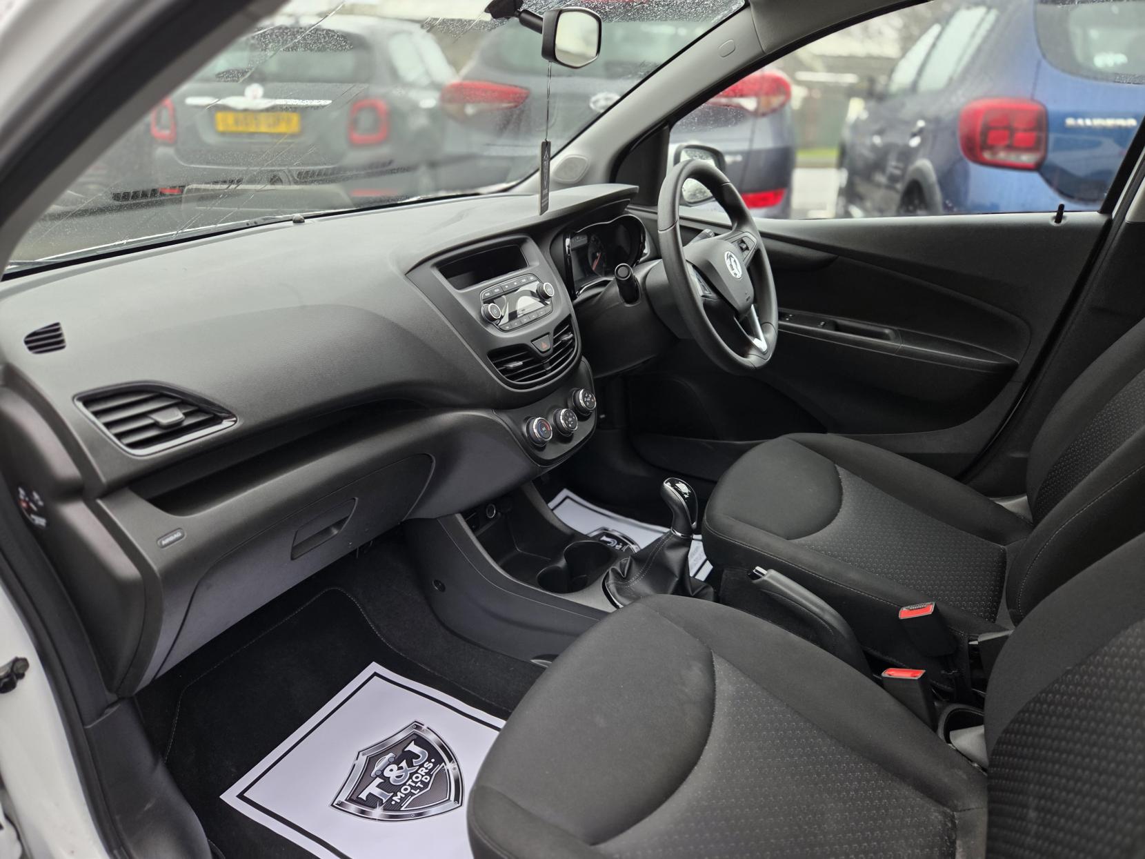 Vauxhall Viva 1.0i SE Hatchback 5dr Petrol Manual Euro 6 (a/c) (73 ps)