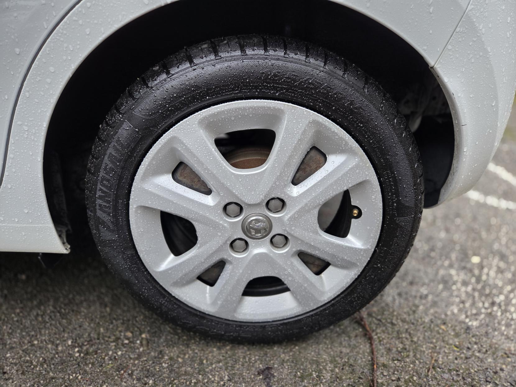 Vauxhall Viva 1.0i SE Hatchback 5dr Petrol Manual Euro 6 (a/c) (73 ps)