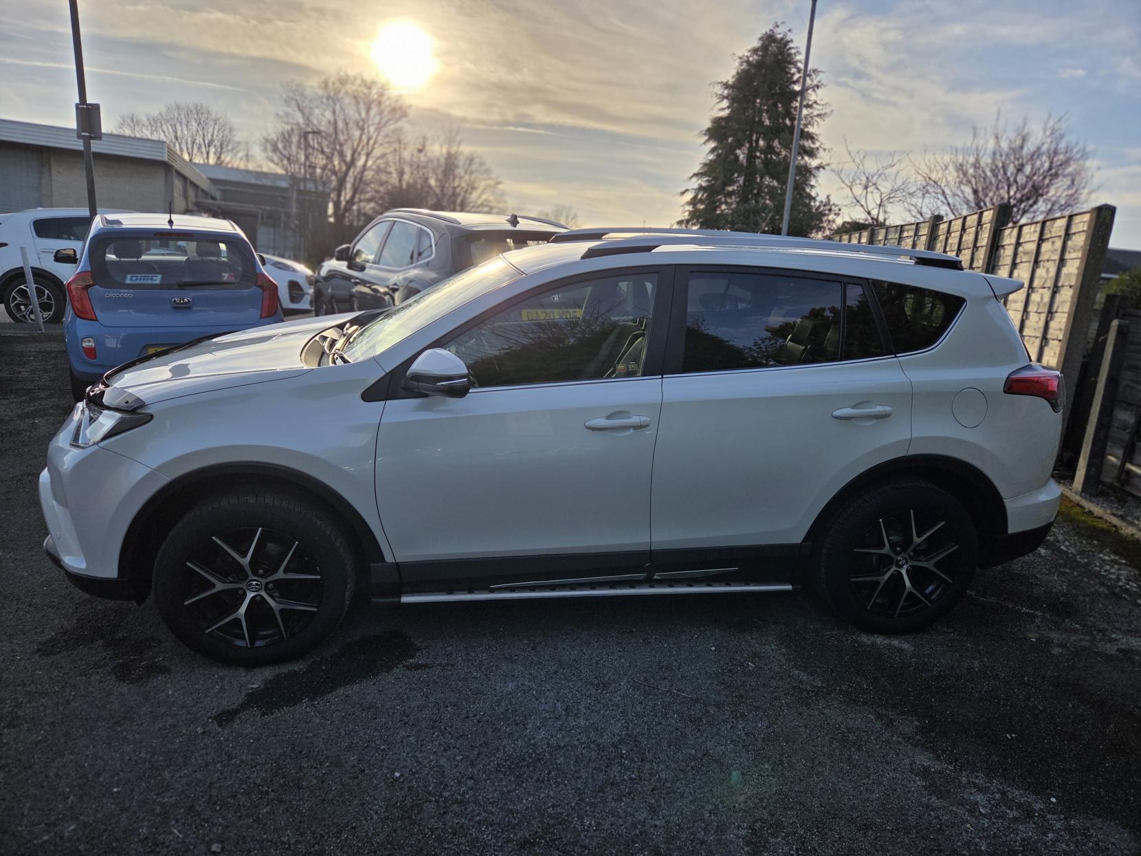 Toyota RAV4 2.0 V-Matic Icon SUV 5dr Petrol CVT 4WD Euro 6 (s/s) (Safety Sense, SNav) (151 ps)