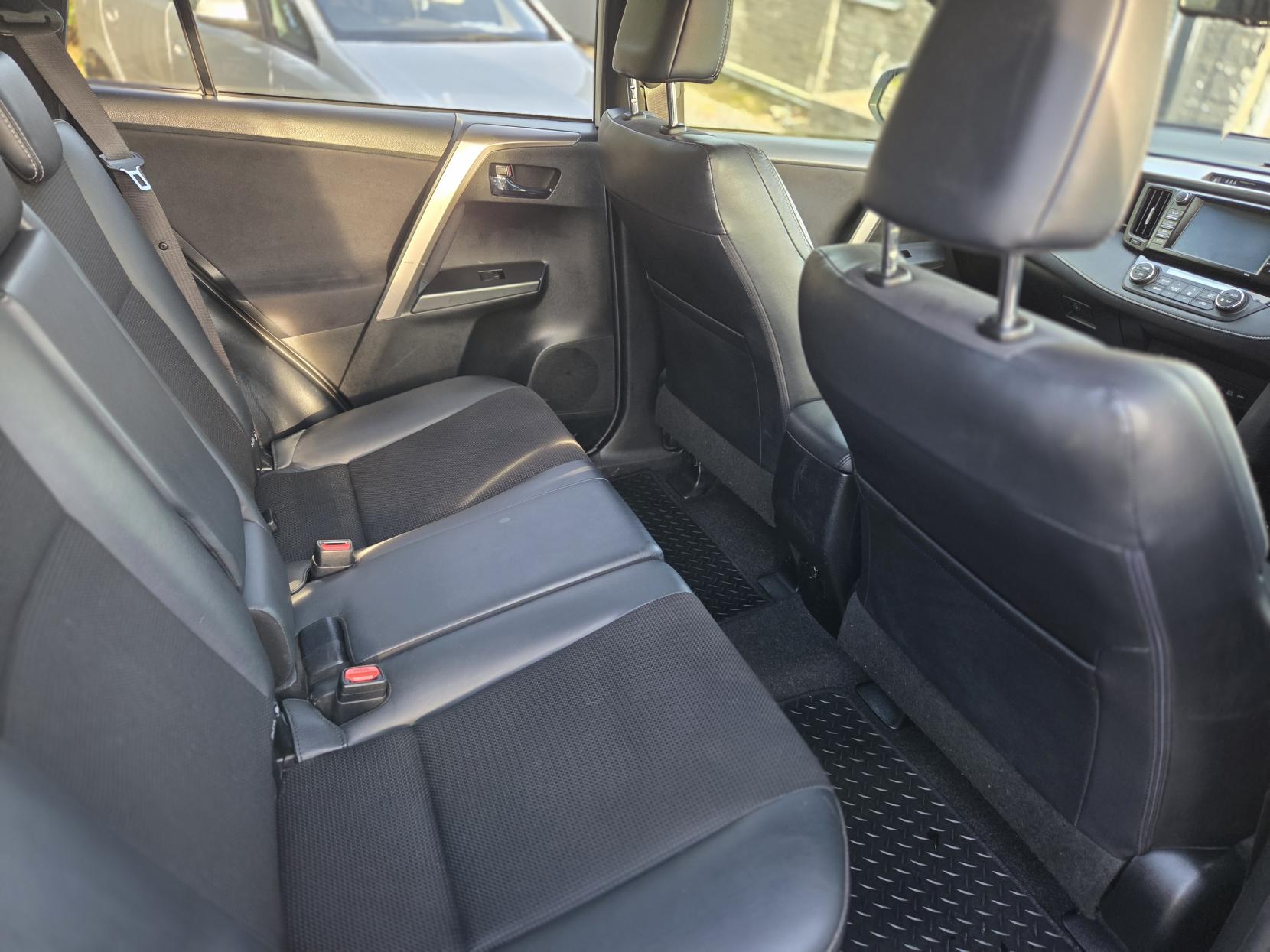 Toyota RAV4 2.0 V-Matic Icon SUV 5dr Petrol CVT 4WD Euro 6 (s/s) (Safety Sense, SNav) (151 ps)